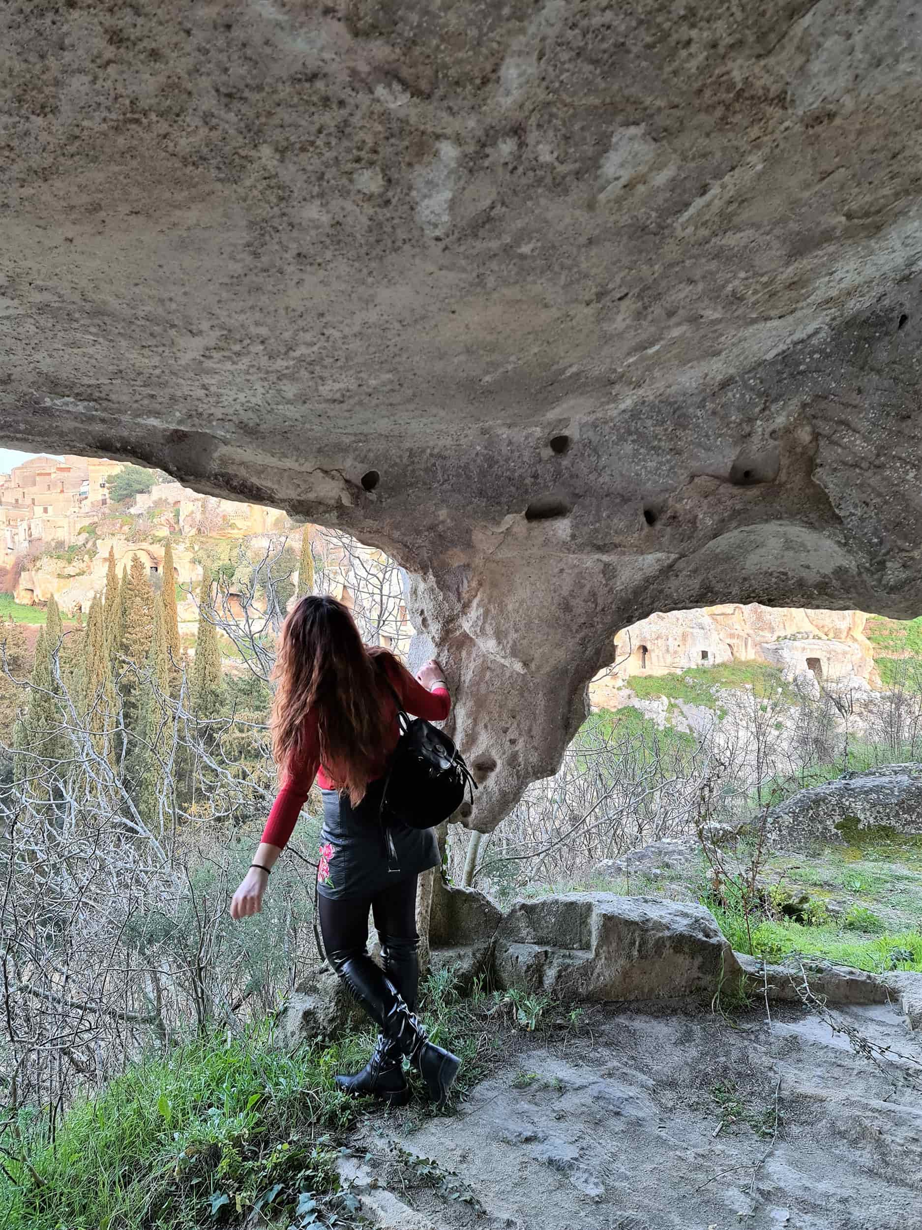 Interno della Grotta delle Sette Camere a Gravina in Puglia